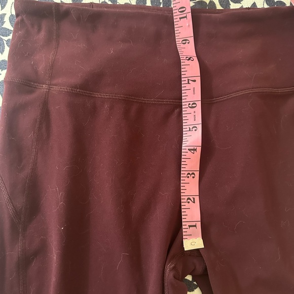 Vuori Dark Purple Performance Activewear Leggings With Back Zipper Pocket M/L? - Picture 10 of 12